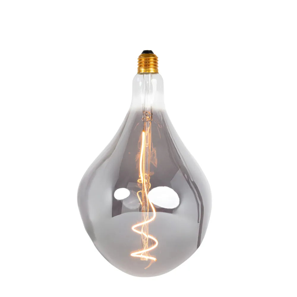 Hanglamp met rookglazen druppelbol en goudkleurige fitting, brandende gloeidraad