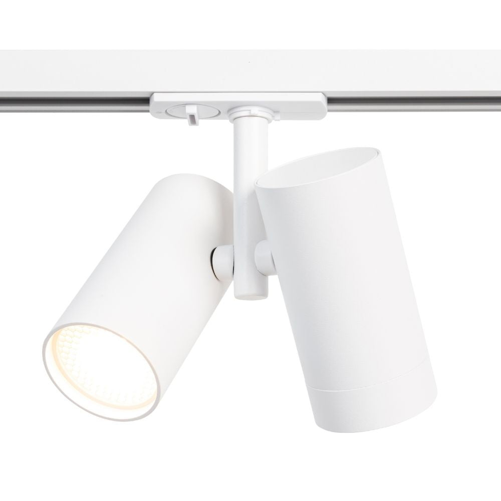 Witte railspot met gerichte lampkop en warm brandend licht