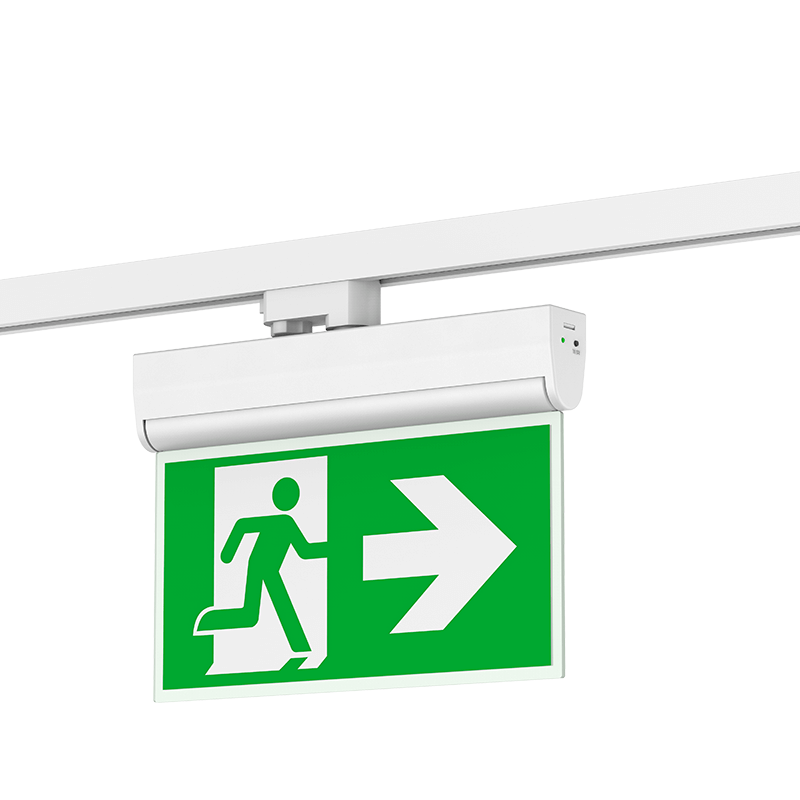 Witte noodverlichtingsarmatuur met groen vluchtroute pictogram en naar-rechts pijl