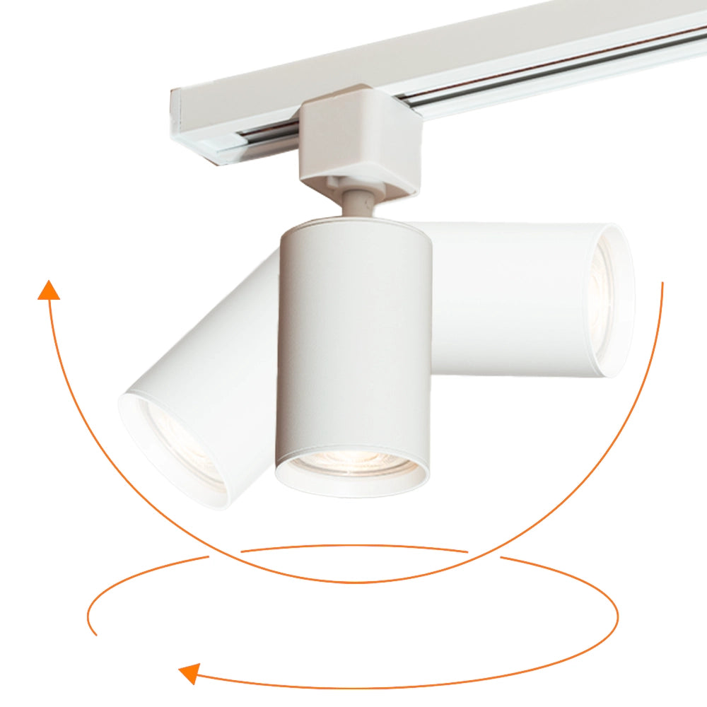 Witte 3-spot raillamp met draaibare spotkoppen voor gerichte lichtbundels.