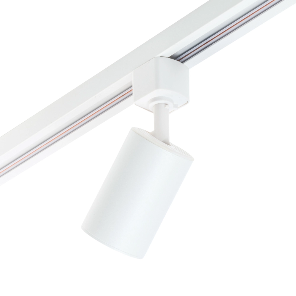 Witte draaibare GU10 spotkop op railverlichting, close-up