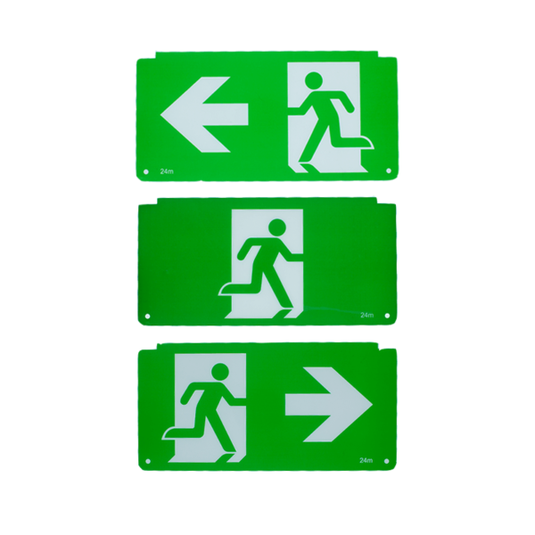 Noodverlichting met drie groene sign-platen met vluchtroute pictogrammen